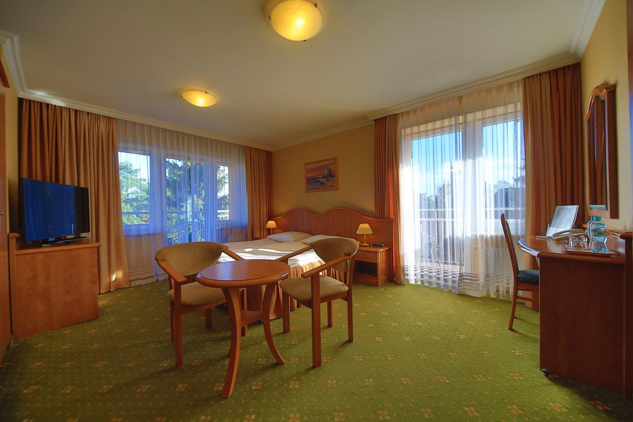 Hotel Polaris III Swinoujscie Kültér fotó